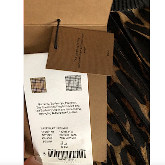 BURBERRY Pleated Midi Skirt With Leopard Print Motif In Black - Picture 10 of 16